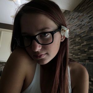 Meet your Posher, Brooke